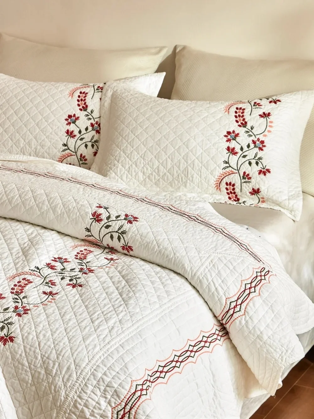 3 piece 100% cotton embroidered quilt set farmhouse bedspread